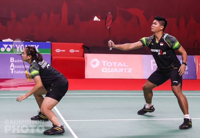 Ganda campuran Indonesia, Praveen Jordan/Melati Daeva Oktavianti nyambut pengembalian. (Copyright: Badmintonphoto | Courtesy of BWF) Ganda campuran Indonesia, Praveen Jordan/Melati Daeva Oktavianti nyambut pengembalian. (Copyright: Badmintonphoto | Courtesy of BWF)