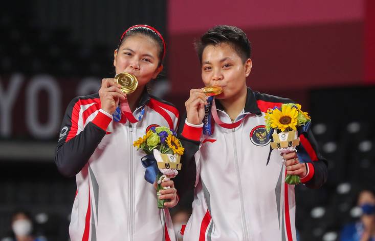 Ganda putri Indonesia, Greysia Polii/Apriyani Rahayu sukses mengalungkan medali emas Olimpiade Tokyo 2020. (Foto: BADMINTONPHOTO - Yves Lacroix) Ganda putri Indonesia, Greysia Polii/Apriyani Rahayu sukses mengalungkan medali emas Olimpiade Tokyo 2020. (Foto: BADMINTONPHOTO - Yves Lacroix)