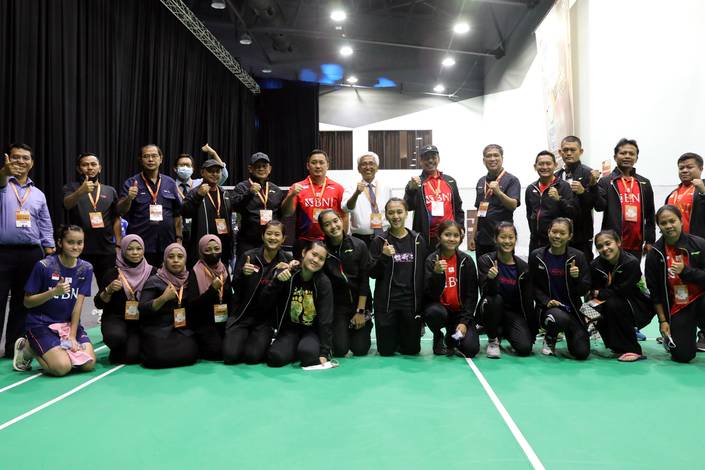 Duta Besar RI untuk Malaysia, Hermono, bersama tim bulu tangkis Indonesia pada BATC 2022 (Humas PP PBSI) Duta Besar RI untuk Malaysia, Hermono, bersama tim bulu tangkis Indonesia pada BATC 2022 (Humas PP PBSI)