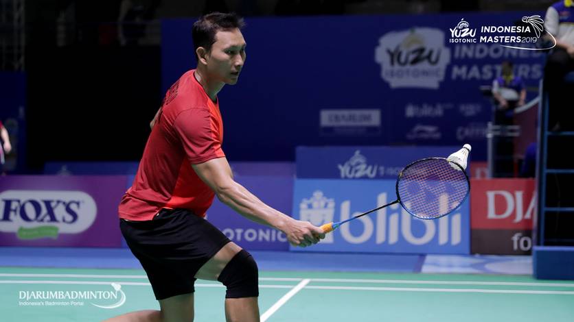 Sony Dwi Kuncoro (Indonesia) mengembalikan shuttlecock. Sony Dwi Kuncoro (Indonesia) mengembalikan shuttlecock.