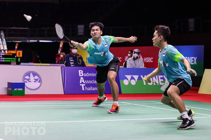 Ganda putra Indonesia, Daniel Marthin/Leo Rolly Carnando menghadang serangan. (Copyright: Badmintonphoto | Courtesy of BWF) Ganda putra Indonesia, Daniel Marthin/Leo Rolly Carnando menghadang serangan. (Copyright: Badmintonphoto | Courtesy of BWF)