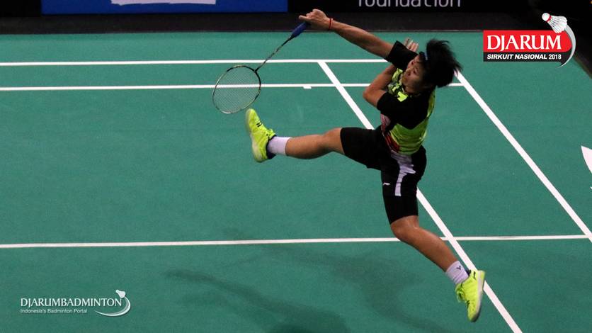 Jesica Moeljati (Shamrock Medan) melepaskan serangan. Jesica Moeljati (Shamrock Medan) melepaskan serangan.