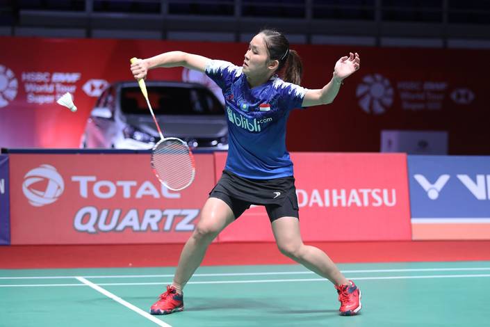 Ruselli Hartawan (Indonesia) menyambut pengembalian. Ruselli Hartawan (Indonesia) menyambut pengembalian.