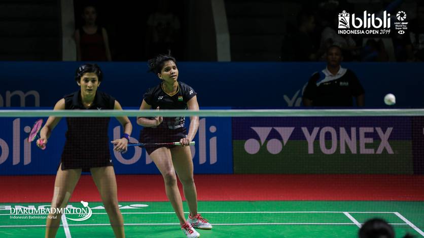 Reddy N. Sikki/Ashwini Ponnappa (India) saat berlaga di ajang Blibli Indonesia Open 2019 BWF World Tour Super 1000. Reddy N. Sikki/Ashwini Ponnappa (India) saat berlaga di ajang Blibli Indonesia Open 2019 BWF World Tour Super 1000.