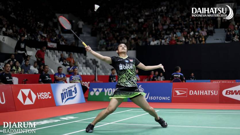 Tunggal putri Indonesia, Gregoria Mariska Tunjung menyambut pengembalian. Tunggal putri Indonesia, Gregoria Mariska Tunjung menyambut pengembalian.