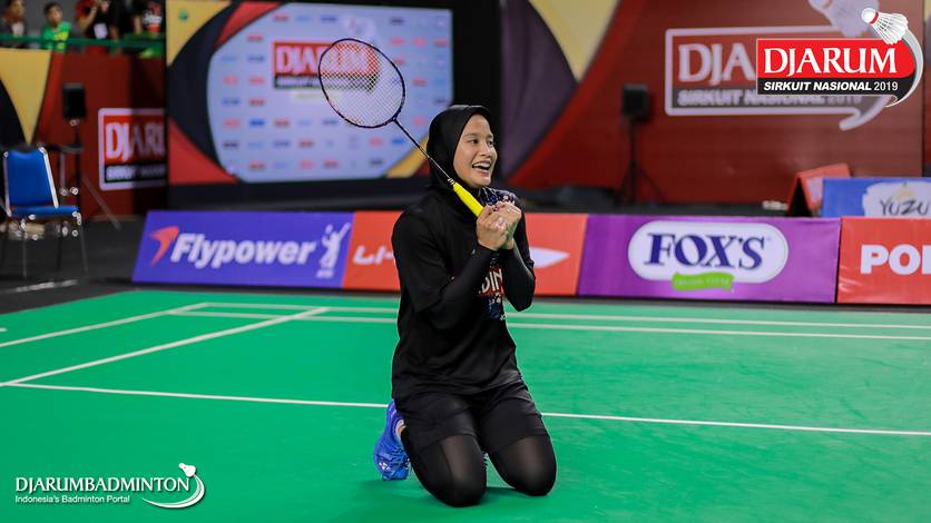Selebrasi kemenangan Hanna Ramadini (PB Mutiara Cardinal). Selebrasi kemenangan Hanna Ramadini (PB Mutiara Cardinal).