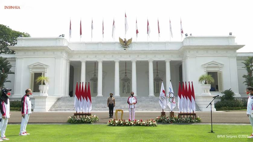 Presiden RI, Joko Widodo (tengah) saat melepas kontingen Indonesia untuk Olimpiade Tokyo 2020. (Foto: youtube Setpres RI) Presiden RI, Joko Widodo (tengah) saat melepas kontingen Indonesia untuk Olimpiade Tokyo 2020. (Foto: youtube Setpres RI)