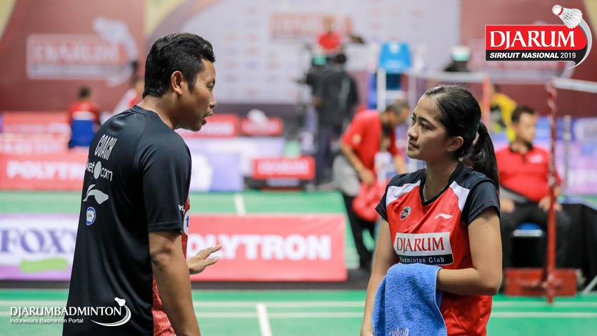 Irdina Naurah Mirza (PB Djarum Kudus) saat mendapat arahan dari pelatih. Irdina Naurah Mirza (PB Djarum Kudus) saat mendapat arahan dari pelatih.