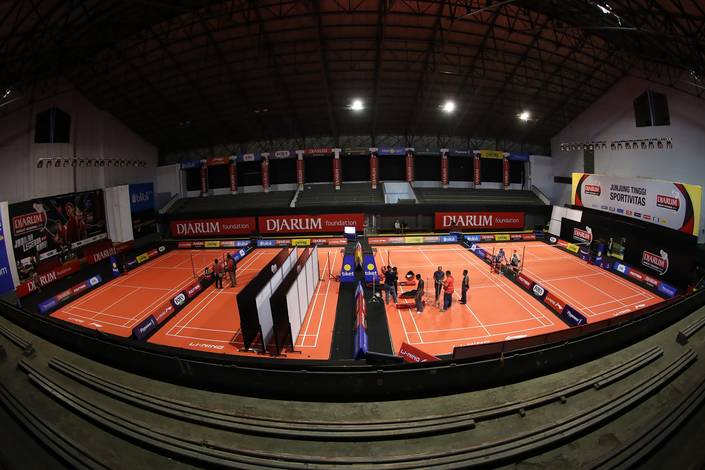 Suasana persiapan Djarum Sirkuit Nasional Li-ning Nusa Tenggara Barat 2019 di GOR 17 Desember. Suasana persiapan Djarum Sirkuit Nasional Li-ning Nusa Tenggara Barat 2019 di GOR 17 Desember.