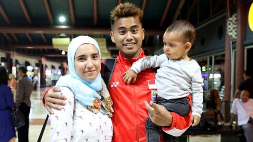 Tontowi Ahmad dan Keluarga