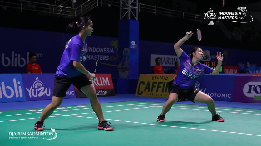 Siti Fadia Silva Ramadhanti/Ribka Sugiarto (Indonesia) bersiap menghadang pengembalian. Siti Fadia Silva Ramadhanti/Ribka Sugiarto (Indonesia) bersiap menghadang pengembalian.