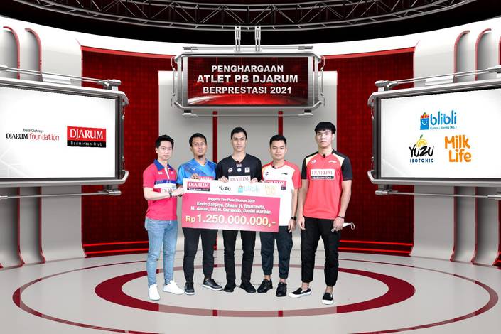 Para atlet penerima penghargaan atlet PB Djarum Berprestasi Sepanjang Tahun 2021 (Dok. PB Djarum) Para atlet penerima penghargaan atlet PB Djarum Berprestasi Sepanjang Tahun 2021 (Dok. PB Djarum)