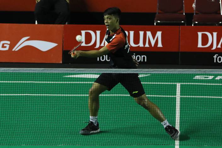 Muhammad Faqih Anshori (PB Djarum Kudus) mengembalikan shuttlecock. Muhammad Faqih Anshori (PB Djarum Kudus) mengembalikan shuttlecock.