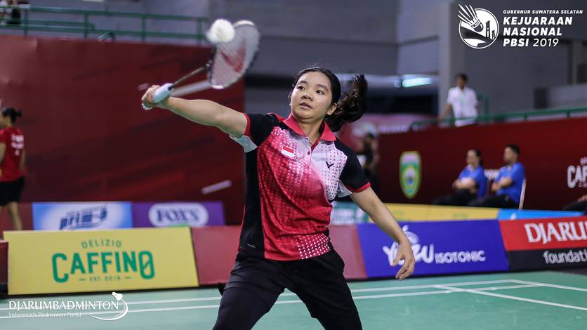 Titifany Ilahi (Jawa Timur) mengembalikan shuttlecock. Titifany Ilahi (Jawa Timur) mengembalikan shuttlecock.