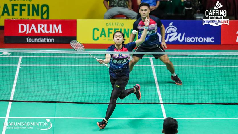 Indah Cahya Sari Jamil saat berpasangan dengan Ghifari Anandaffa Prihardika. Indah Cahya Sari Jamil saat berpasangan dengan Ghifari Anandaffa Prihardika.
