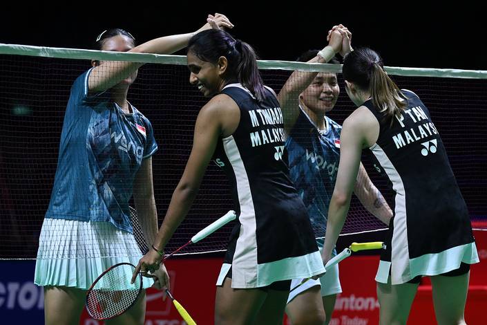 Lanny Tri Mayasari/Apriyani Rahayu & Pearly Tan/Thinaah Muralitharan (Djarum Badminton)