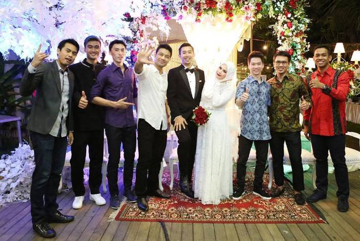 Rian Bersama Rekan-rekan Pebulutangkis Pada Acara Pernikahannya (foto Instagram rian_agung)