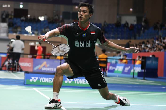 Shesar Hiren Rhustavito (Indonesia) menyambut pengembalian. Shesar Hiren Rhustavito (Indonesia) menyambut pengembalian.