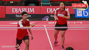Riyanto Subagja/Tiara Rosalia Nuraidah (PB Pertamina Fastron) menyambut pengembalian.
