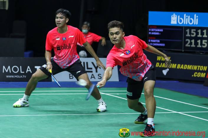 Daniel Marthin/Leo Rolly Carnando (Tim Garuda) menghadang serangan. Daniel Marthin/Leo Rolly Carnando (Tim Garuda) menghadang serangan.