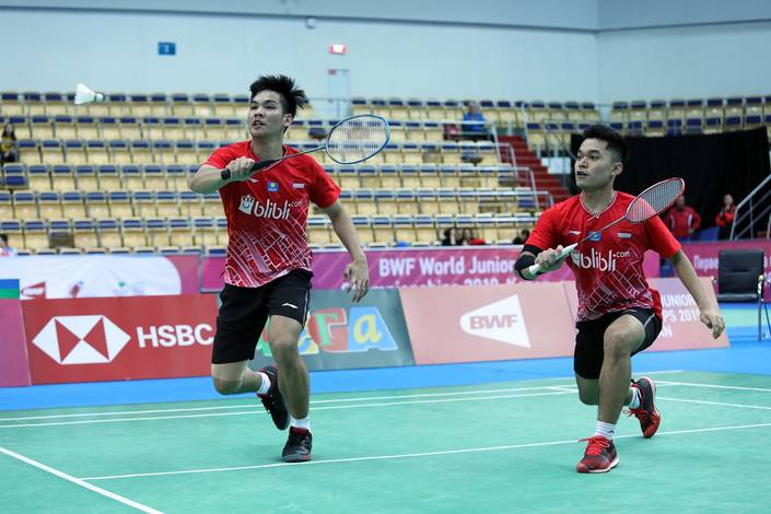 Leo Rolly Carnando/Daniel Marthin (Indonesia) bersiap menyambut pengembalian. Leo Rolly Carnando/Daniel Marthin (Indonesia) bersiap menyambut pengembalian.