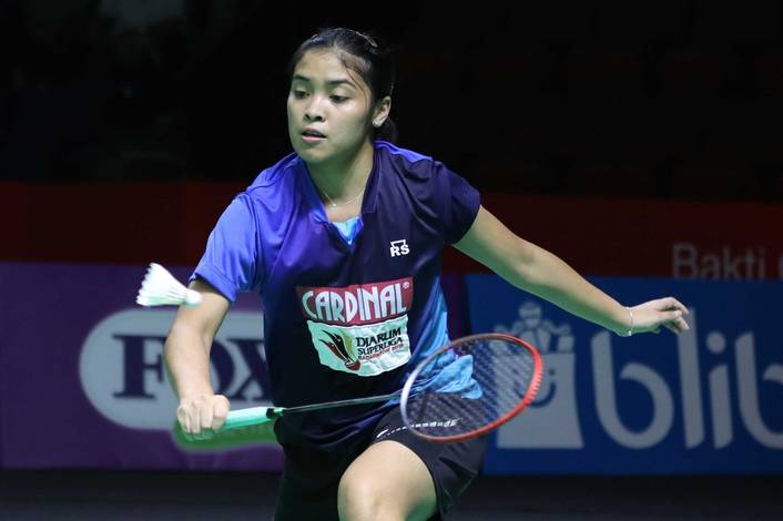 Gregoria Mariska Tunjung (PB Mutiara Cardinal) bersiap menghadang pengembalian. Gregoria Mariska Tunjung (PB Mutiara Cardinal) bersiap menghadang pengembalian.