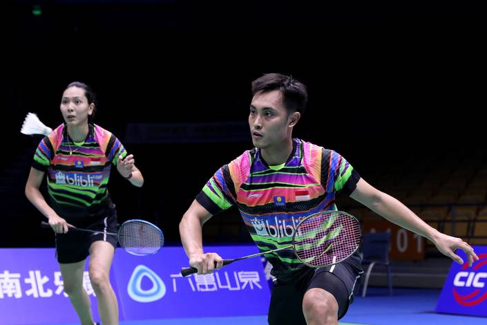 Hafiz Faisal/Gloria Emanuelle Widjaja (Indonesia) bersiap menyambut pengembalian. Hafiz Faisal/Gloria Emanuelle Widjaja (Indonesia) bersiap menyambut pengembalian.