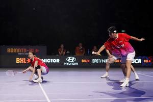 Misaki Matsutomo, Chen Tang Jie, & Lee Yong Dae (Djarum Badminton)