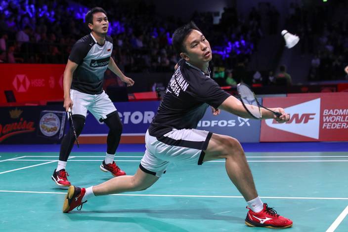 Hendra Setiawan/Mohammad Ahsan (Indonesia) mengembalikan shuttlecock. Hendra Setiawan/Mohammad Ahsan (Indonesia) mengembalikan shuttlecock.